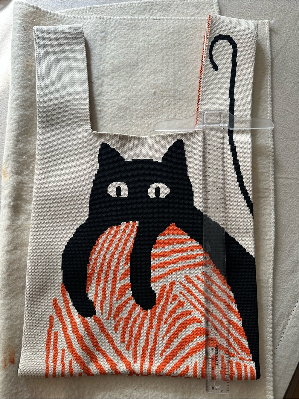 Knit knot handle bag